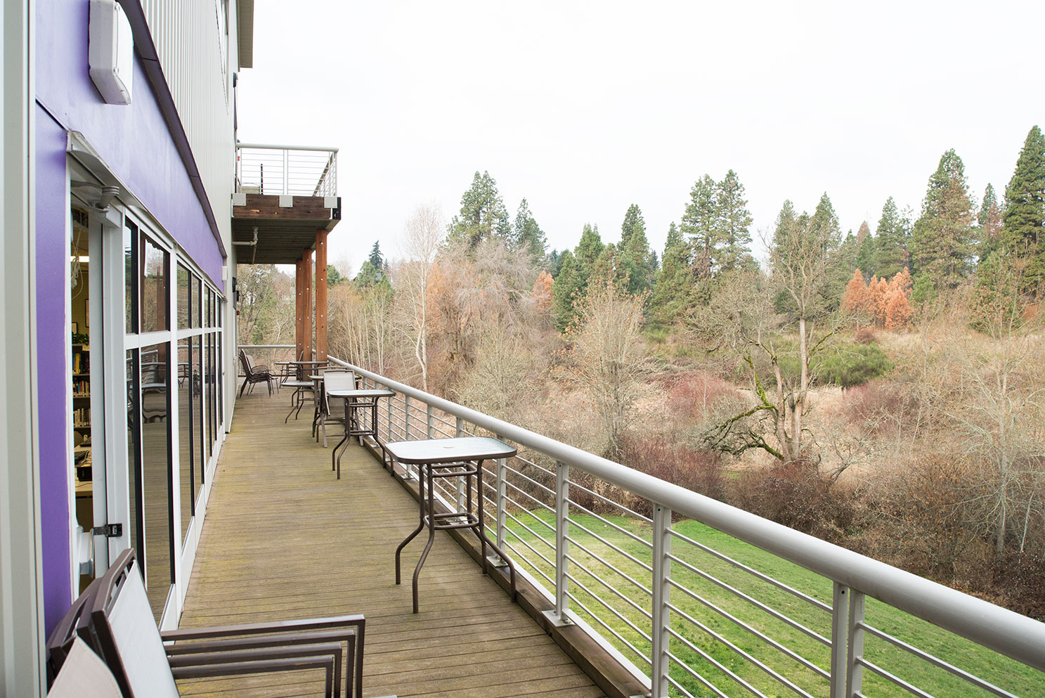 Hood River Indian Creek Campus outside commons area